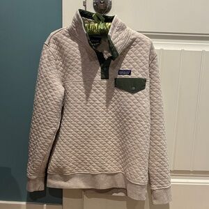 Patagonia Women’s Quilted Sweater in Cream and Green